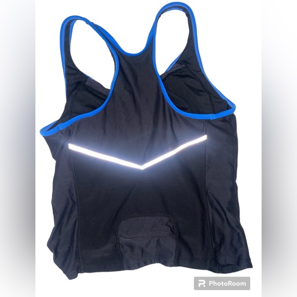 2 Work Out Tops Size M Adidas & Nike - Picture 5 of 5